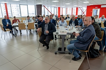 Лидеры Югры изучают практики работы с инвесторами