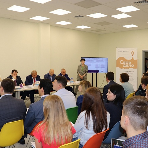 Реализацию региональных проектов Югры обсудили на круглом столе в Технопарке