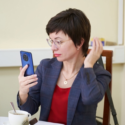В окружной столице прошел круглый стол на тему "Развитие женского предпринимательства", организованный
