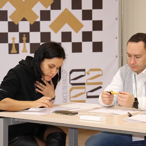 Сегодня в акселераторе «е2-е4» учатся звонить клиентам, собирают ценностное предложение и формируют навыки B2B продаж